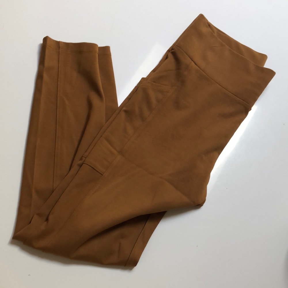 Lou & Grey M camel/tan Pocket Leggings NWT